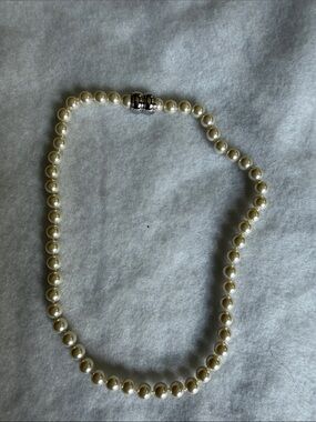 Classic Pearl Necklace in Ivory with Silver Clasp